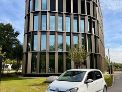 Weiß Gebraucht 2021 VW e-up! Kleinwagen | 14.500 € (Fairer Preis)