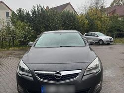 Grau Gebraucht 2010 Opel Astra Limousine | 3.100 € (Fairer Preis)