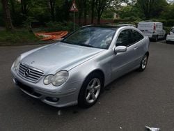 Silber Gebraucht 2005 Mercedes CL200 Coupé | 550 €