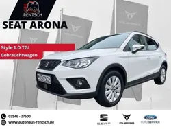 Weiß Gebraucht 2021 Seat Arona Style SUV | 13.990 € (Guter Preis)
