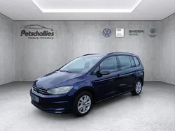 Blau Gebraucht 2020 VW Touran Comfortline Van / Kleinbus | 26.490 € (Guter Preis)