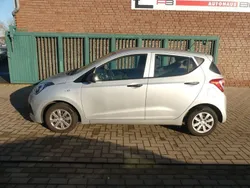 Silber Gebraucht 2015 Hyundai i10 Classic Kleinwagen | 5.990 € (Fairer Preis)