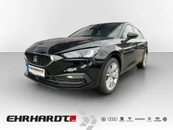 Midnight schwarz metallic Gebraucht 2024 Seat Leon Style Kombi | 32.990 € (Etwas zu teuer)