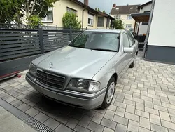 Silber Gebraucht 1995 Mercedes C200 Limousine | 32.500 €