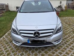Silber Gebraucht 2014 Mercedes B180 Van / Kleinbus | 11.000 € (Guter Preis)
