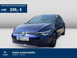 Blau Gebraucht 2022 VW Golf VIII Life Limousine | 22.930 € (Fairer Preis)