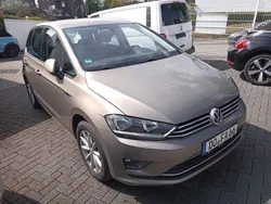 Pyramid gold metallic Gebraucht 2016 VW Golf Sportsvan LOUNGE Van / Kleinbus | 9.980 € (Superpreis)