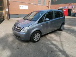 Silber Gebraucht 2005 Opel Meriva Van / Kleinbus | 3.400 € (Teuer)