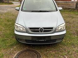 Blau Gebraucht 2004 Opel Zafira Van / Kleinbus | 2.450 € (Fairer Preis)