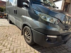Grau Gebraucht 2019 Iveco Daily Van / Kleinbus | 24.999 € (Fairer Preis)