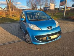 Blau Gebraucht 2006 Peugeot 107 Kleinwagen | 3.650 € (Teuer)