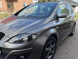 Grau Gebraucht 2015 Seat Altea XL 4You Van / Kleinbus | 6.900 € (Fairer Preis)