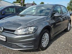 Grau Gebraucht 2018 VW Golf VII Trendline Limousine | 12.000 € (Superpreis)