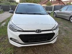 Weiß Gebraucht 2018 Hyundai i20 Passion Limousine | 5.700 € (Superpreis)