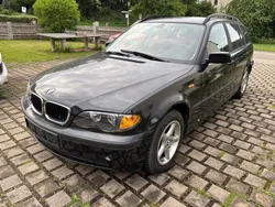 Schwarz Gebraucht 2002 BMW 320 Kombi | 1.200 €