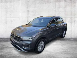 Indiumgrau metallic Gebraucht 2024 VW T-Roc SUV | 26.890 € (Guter Preis)