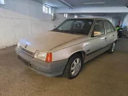 Grau Gebraucht 1991 Opel Kadett Limousine | 2.100 €