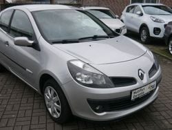 Grau Gebraucht 2009 Renault Clio II Rip Curl Limousine | 2.990 € (Fairer Preis)