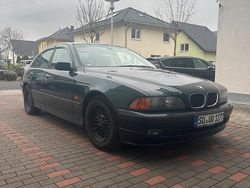 Grün Gebraucht 1997 BMW 523 Limousine | 6.000 €
