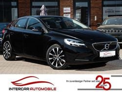 Onyx black / metallic Gebraucht 2019 Volvo V40 Momentum Kombi | 11.590 € (Guter Preis)