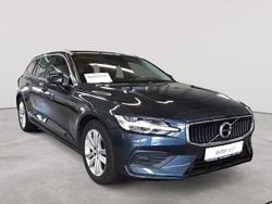 Denim blaumetallic Gebraucht 2020 Volvo V60 Momentum Kombi | 20.790 € (Guter Preis)
