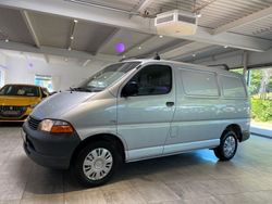 Silber Gebraucht 2002 Toyota HiAce Van / Kleinbus | 4.800 € (Superpreis)