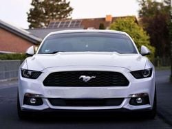 Weiß Gebraucht 2016 Ford Mustang Coupé | 28.500 € (Teuer)