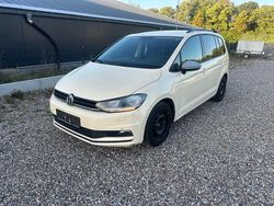 Beige Gebraucht 2017 VW Touran Van / Kleinbus | 3.999 €