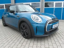 Blau Gebraucht 2023 Mini Cooper Classic Kleinwagen | 21.500 € (Etwas zu teuer)