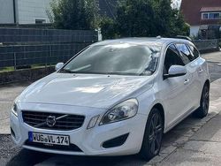 Weiß Gebraucht 2013 Volvo V60 Kombi | 11.700 € (Etwas zu teuer)