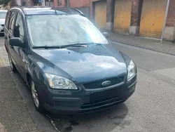 Grau Gebraucht 2005 Ford Focus Kombi | 2.100 € (Fairer Preis)
