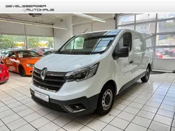 Gletscherweiss Gebraucht 2022 Renault Trafic Komfort Van | 24.980 € (Guter Preis)