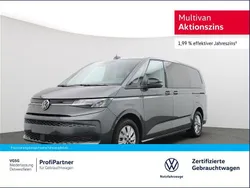 Grau Gebraucht 2024 VW Multivan Life Van / Kleinbus | 57.220 € (Etwas zu teuer)