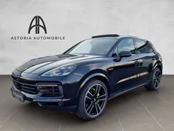 Schwarz/bordeauxrot Gebraucht 2021 Porsche Cayenne SUV | 68.990 € (Superpreis)