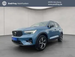 Blau Gebraucht 2023 Volvo XC40 Plus SUV | 35.255 € (Guter Preis)
