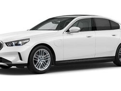 Weiß Gebraucht 2024 BMW 550e Comfort Edition Limousine | 74.932 € (Superpreis)