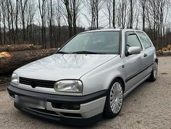Silber Gebraucht 1992 VW Golf III Kleinwagen | 5.000 €