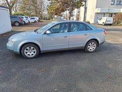 Grau Gebraucht 2001 Audi A4 Limousine | 1.350 € (Superpreis)
