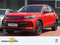 Persimmon red metallic Gebraucht 2024 VW Tiguan Life SUV | 31.790 € (Superpreis)