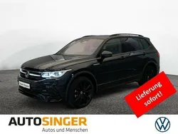 Pyritsilber metallic Gebraucht 2024 VW Tiguan Allspace R-line SUV | 54.680 €