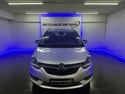 Silber Gebraucht 2017 Opel Zafira Active Van / Kleinbus | 12.999 € (Fairer Preis)