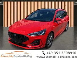 Rot Gebraucht 2024 Ford Focus ST-Line X Limousine | 25.980 € (Guter Preis)