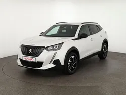 Weiß Gebraucht 2023 Peugeot 2008 SUV | 21.890 € (Guter Preis)
