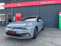 Grau Gebraucht 2021 VW Golf VIII United Limousine | 19.999 € (Fairer Preis)