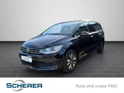 Deep black perleffekt (metallic) Gebraucht 2024 VW Touran Move Van / Kleinbus | 33.380 € (Guter Preis)