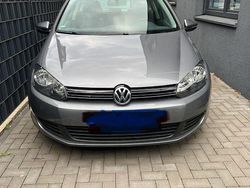 Grau Gebraucht 2009 VW Golf VI Limousine | 3.999 € (Guter Preis)