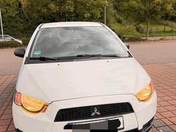 Weiß Gebraucht 2010 Mitsubishi Colt Kleinwagen | 2.200 € (Fairer Preis)