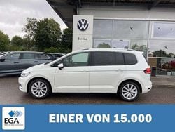 Weiß metallic Gebraucht 2024 VW Touran Highline Van / Kleinbus | 35.570 € (Fairer Preis)