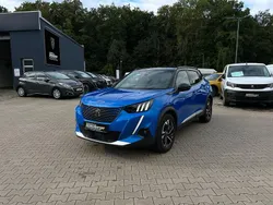 Blau Gebraucht 2021 Peugeot e-2008 GT SUV | 16.990 € (Guter Preis)