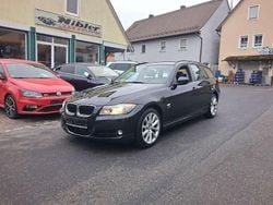 Schwarz Gebraucht 2012 BMW 320 Kombi | 9.980 € (Guter Preis)